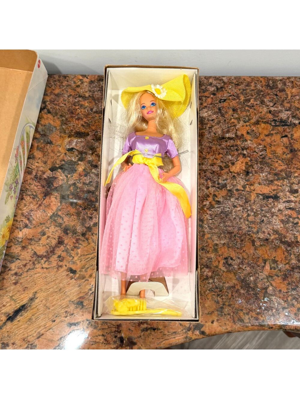 Vintage 1995 Avon Exclusive Special Edition Spring Blossom Barbie doll